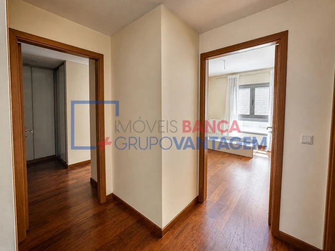 Apartamento T3 para Venda em Ramalde Foto 11