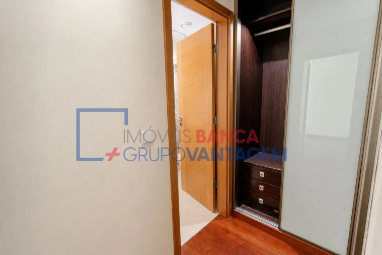 Apartamento T3 para Venda em Ramalde Foto 16