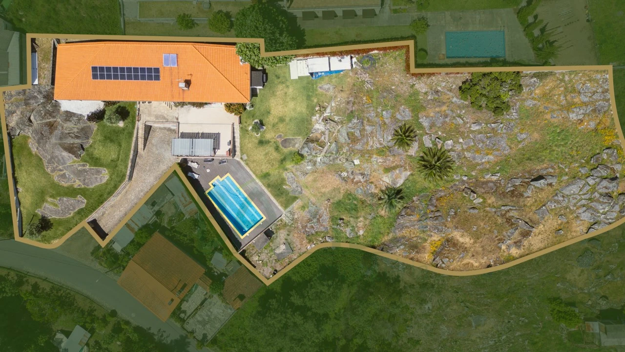 Moradia T4 para Venda em Vilar de Mouros Foto 8