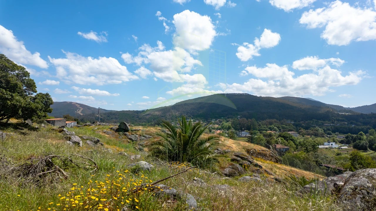 Moradia T4 para Venda em Vilar de Mouros Foto 11