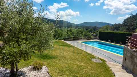 Moradia T4 para Venda em Vilar de Mouros