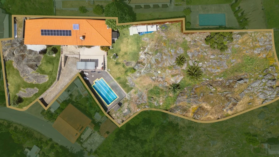 Moradia T4 para Venda em Vilar de Mouros Foto 8