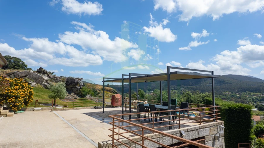 Moradia T4 para Venda em Vilar de Mouros Foto 15