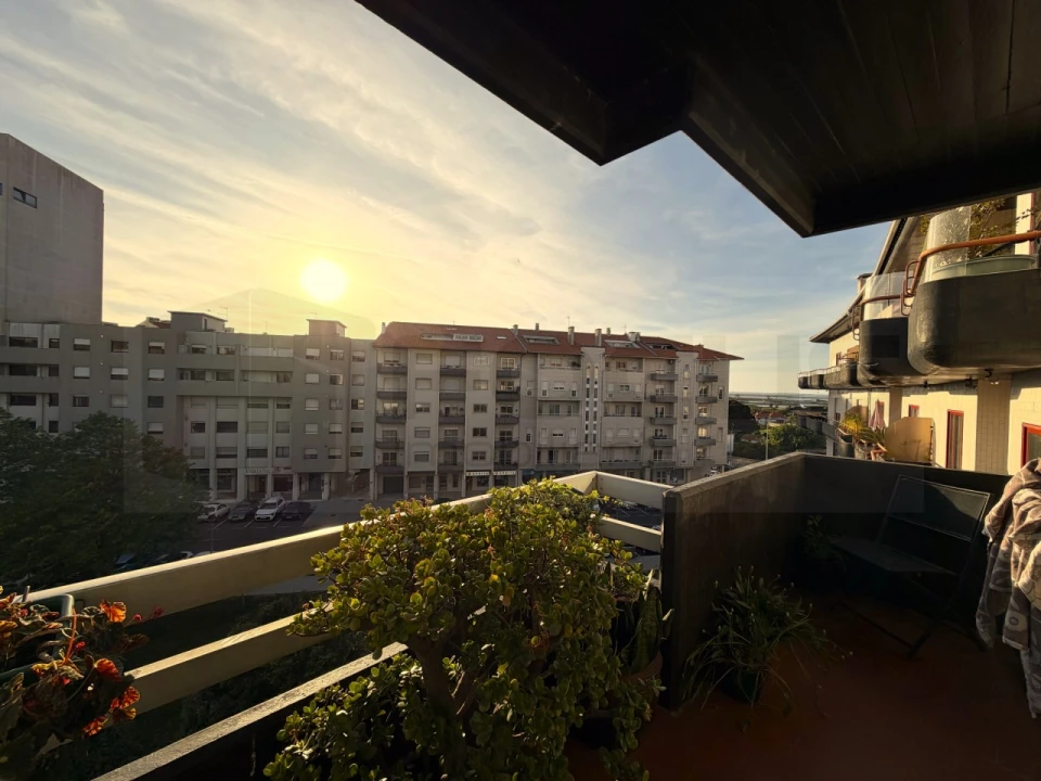 Apartamento T3 para Venda em Glória e Vera Cruz Foto 1