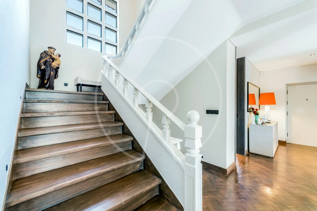 Moradia T6 para Venda em Carcavelos e Parede Foto 16