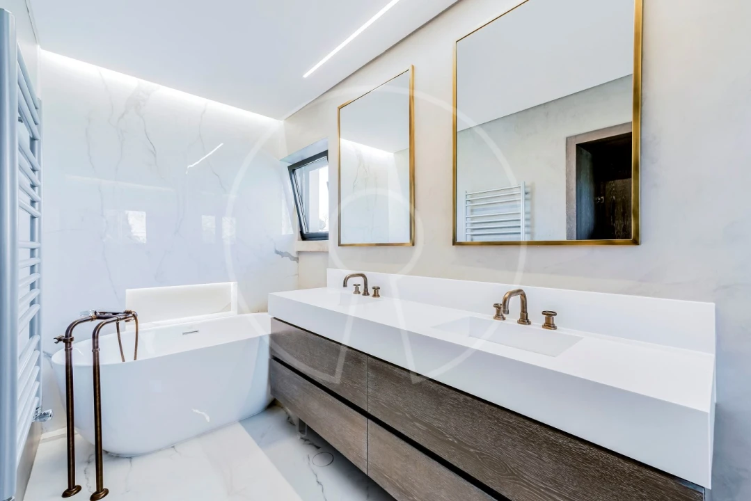 Moradia T6 para Venda em Carcavelos e Parede Foto 22