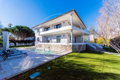 Moradia T6 para Venda em Carcavelos e Parede