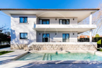 Moradia T6 para Venda em Carcavelos e Parede