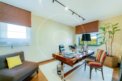 Moradia T6 para Venda em Carcavelos e Parede