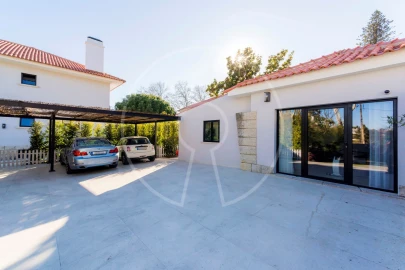 Moradia T6 para Venda em Carcavelos e Parede