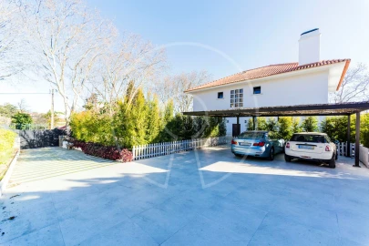 Moradia T6 para Venda em Carcavelos e Parede