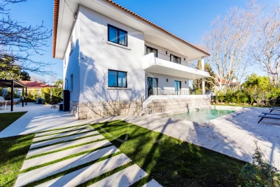 Moradia T6 para Venda em Carcavelos e Parede