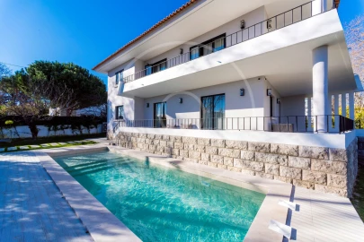 Moradia T6 para Venda em Carcavelos e Parede