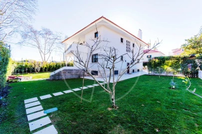 Moradia T6 para Venda em Carcavelos e Parede