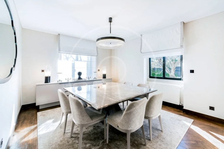 Moradia T6 para Venda em Carcavelos e Parede Foto 12