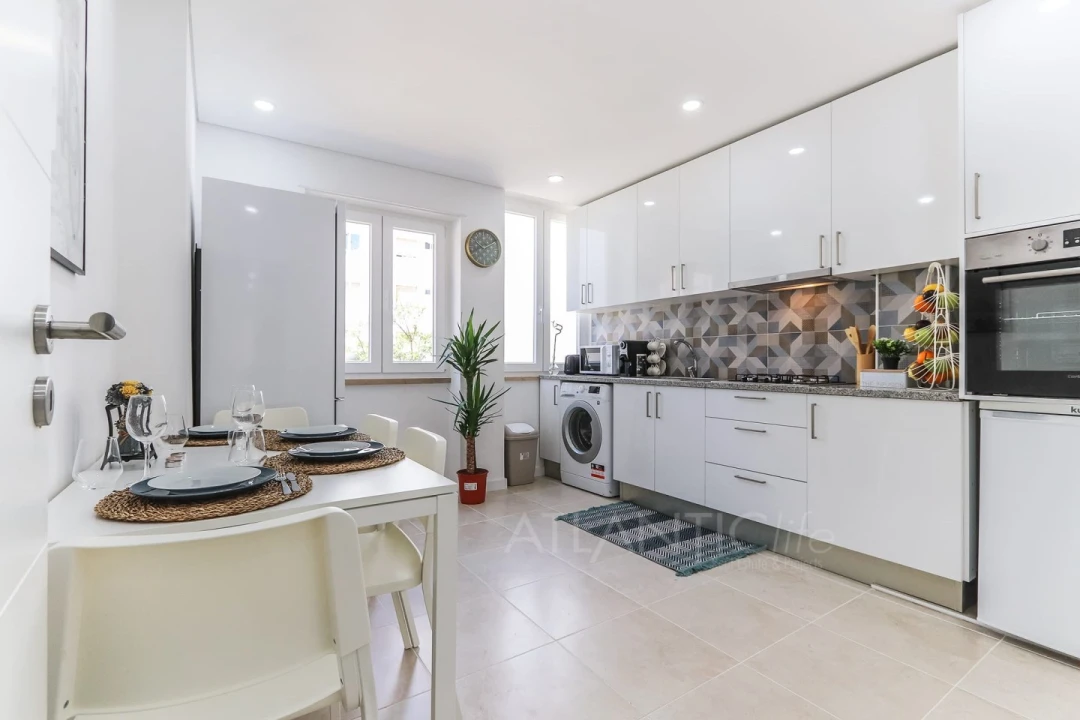 Apartamento T2 para Venda em Agualva e Mira-Sintra Foto 2