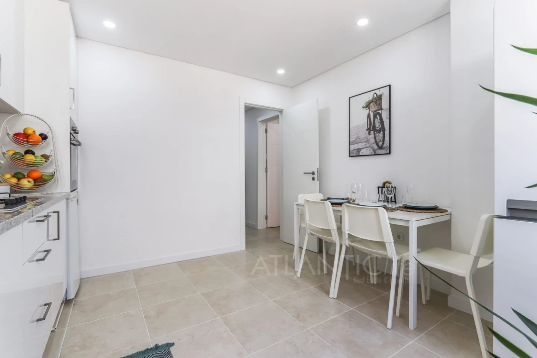 Apartamento T2 para Venda em Agualva e Mira-Sintra Foto 4