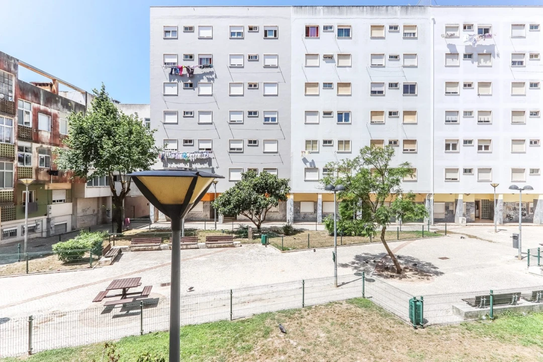 Apartamento T2 para Venda em Agualva e Mira-Sintra Foto 5