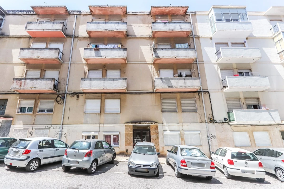 Apartamento T2 para Venda em Agualva e Mira-Sintra Foto 11