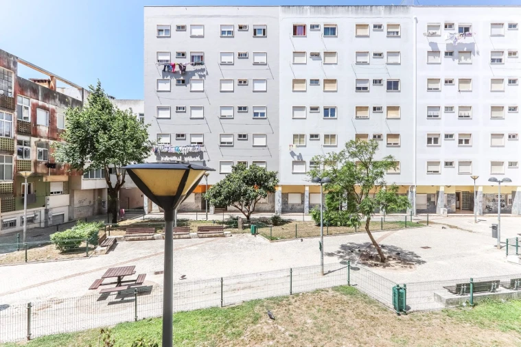 Apartamento T2 para Venda em Agualva e Mira-Sintra Foto 5