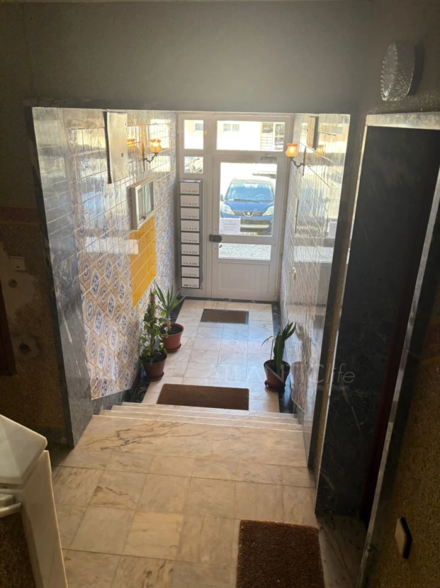Apartamento T3 para Venda em Rio de Mouro Foto 11