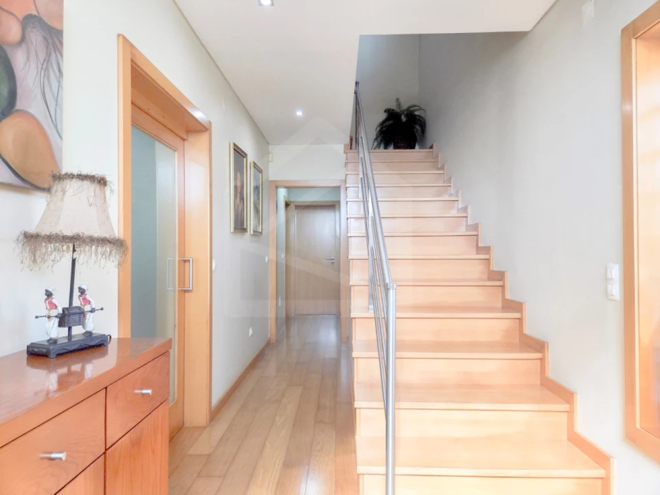 Moradia T4 para Venda em O. Azeméis, Riba-Ul, Ul, Macinhata Seixa, Madail Foto 13