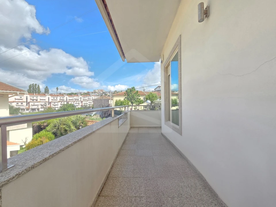 Moradia T4 para Venda em O. Azeméis, Riba-Ul, Ul, Macinhata Seixa, Madail Foto 30