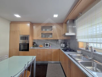 Moradia T4 para Venda em O. Azeméis, Riba-Ul, Ul, Macinhata Seixa, Madail