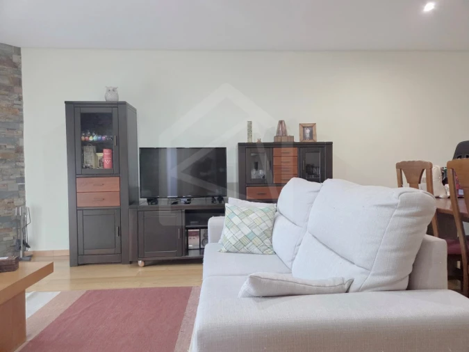 Moradia T4 para Venda em O. Azeméis, Riba-Ul, Ul, Macinhata Seixa, Madail Foto 4