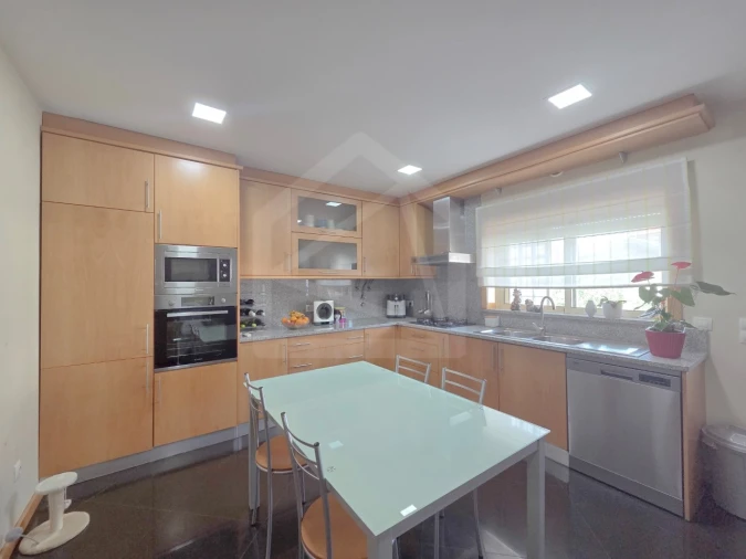 Moradia T4 para Venda em O. Azeméis, Riba-Ul, Ul, Macinhata Seixa, Madail Foto 6