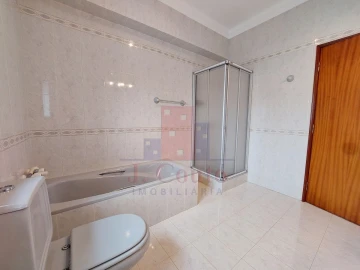 Moradia T4 para Venda em Gaeiras