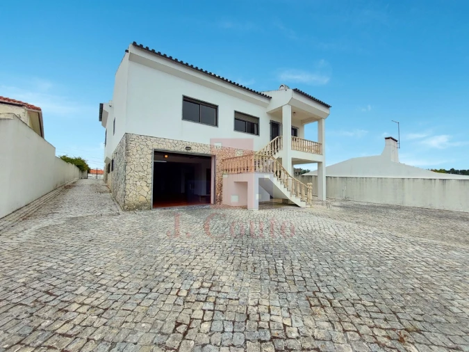 Moradia T4 para Venda em Gaeiras Foto 5