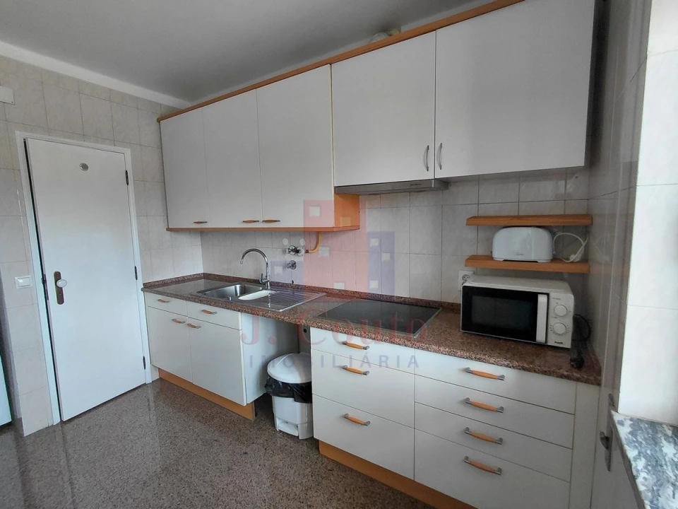 Apartamento T3 para Arrendamento em Caldas da Rainha - Santo Onofre e Serra do Bouro Foto 20