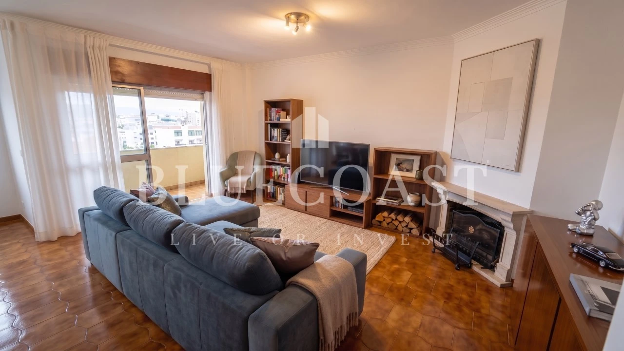 Apartamento T2 para Venda em Amora Foto 1