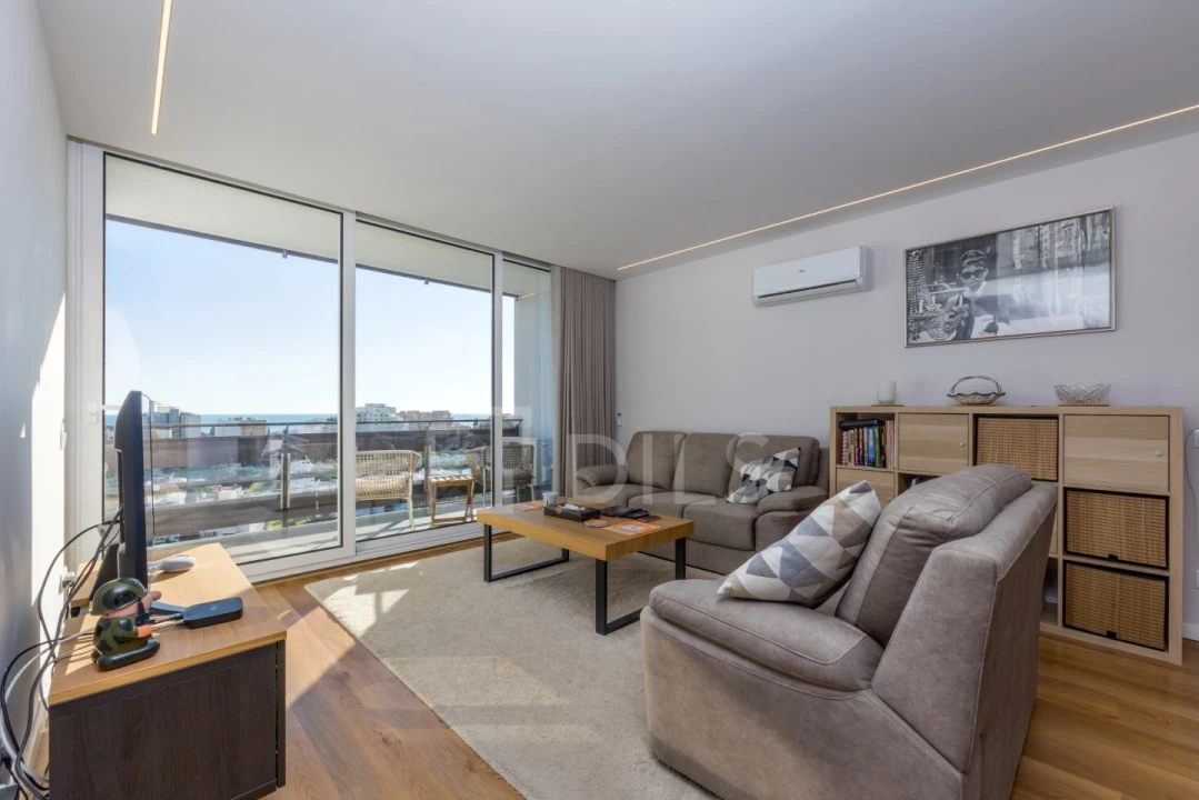 Apartamento T2 para Venda em Quarteira Foto 1