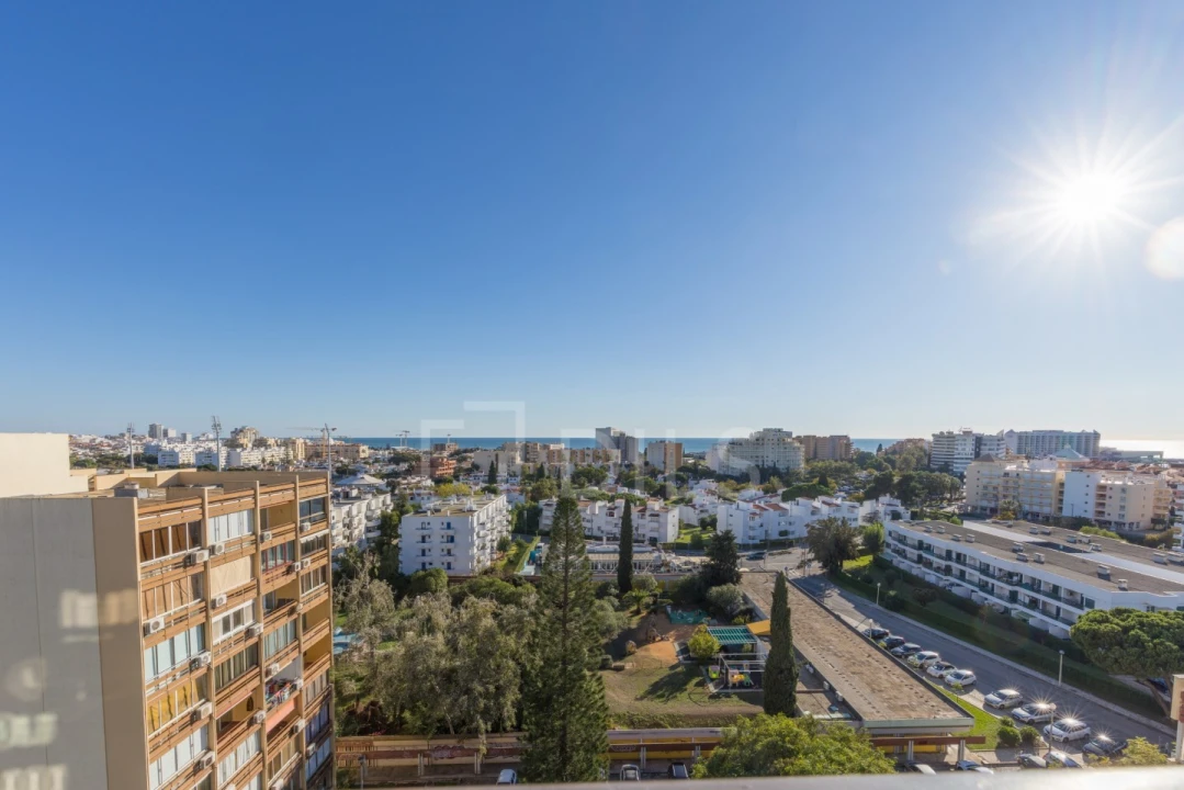 Apartamento T2 para Venda em Quarteira Foto 8