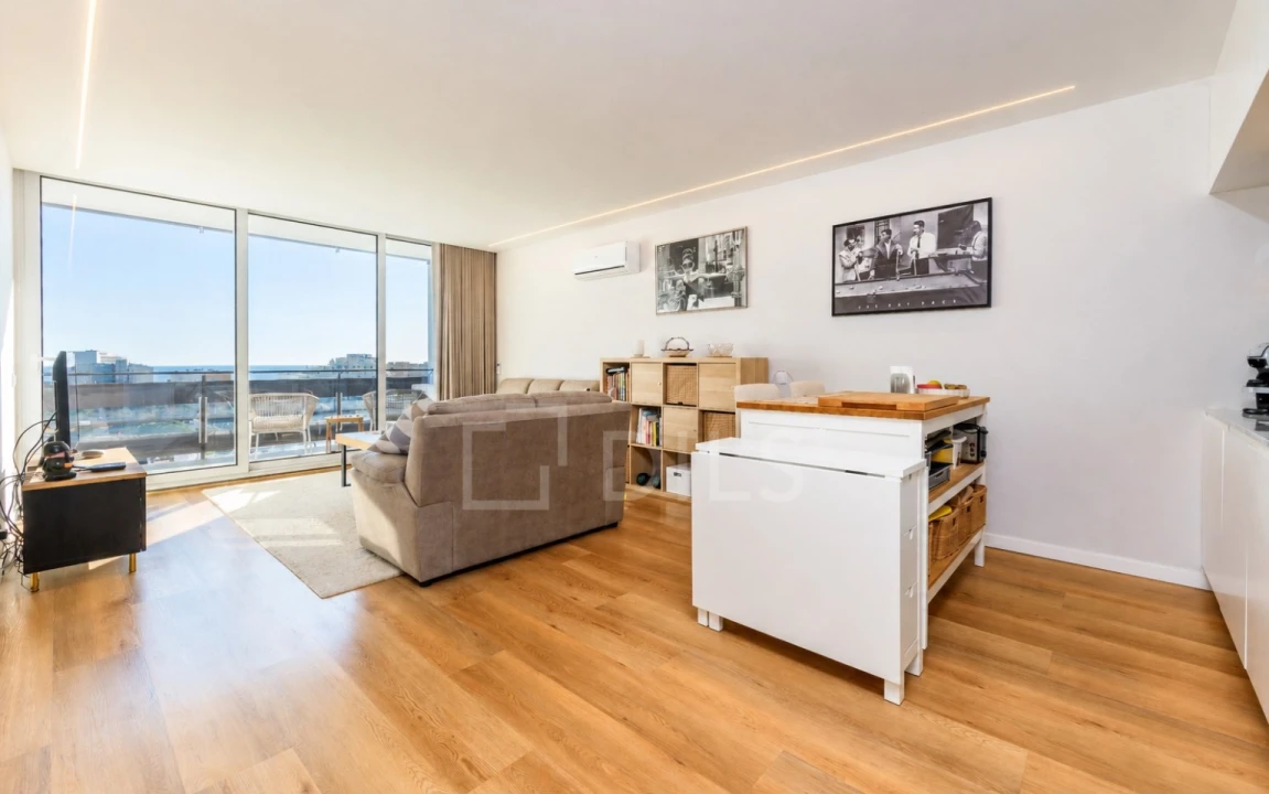 Apartamento T2 para Venda em Quarteira Foto 2