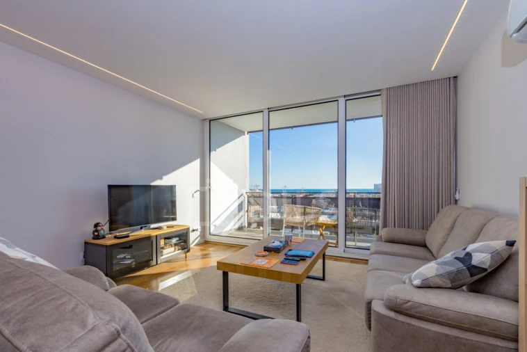 Apartamento T2 para Venda em Quarteira Foto 9