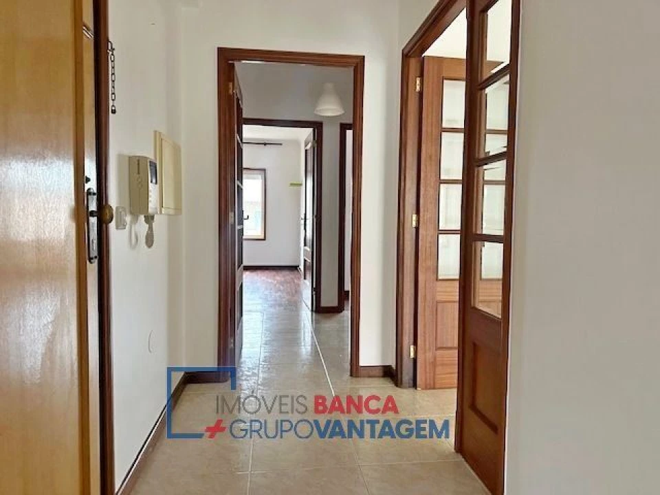 Apartamento T2 para Venda em Madalena Foto 3