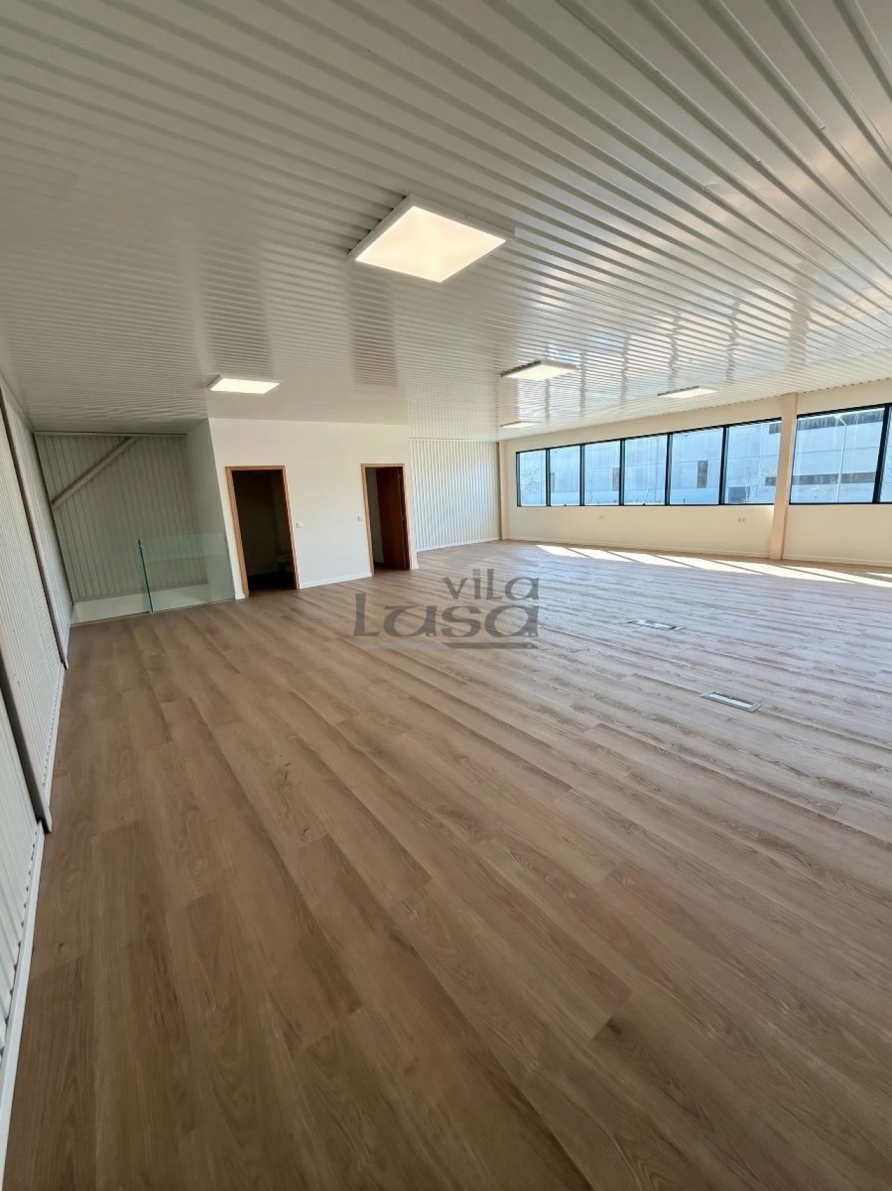 Armazém para Venda em Arrifana Foto 12