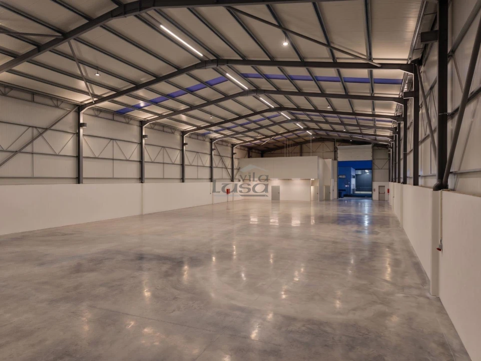 Armazém para Venda em Arrifana Foto 4