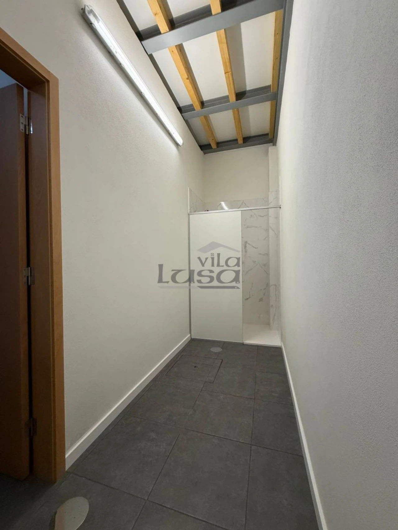 Armazém para Venda em Arrifana Foto 19