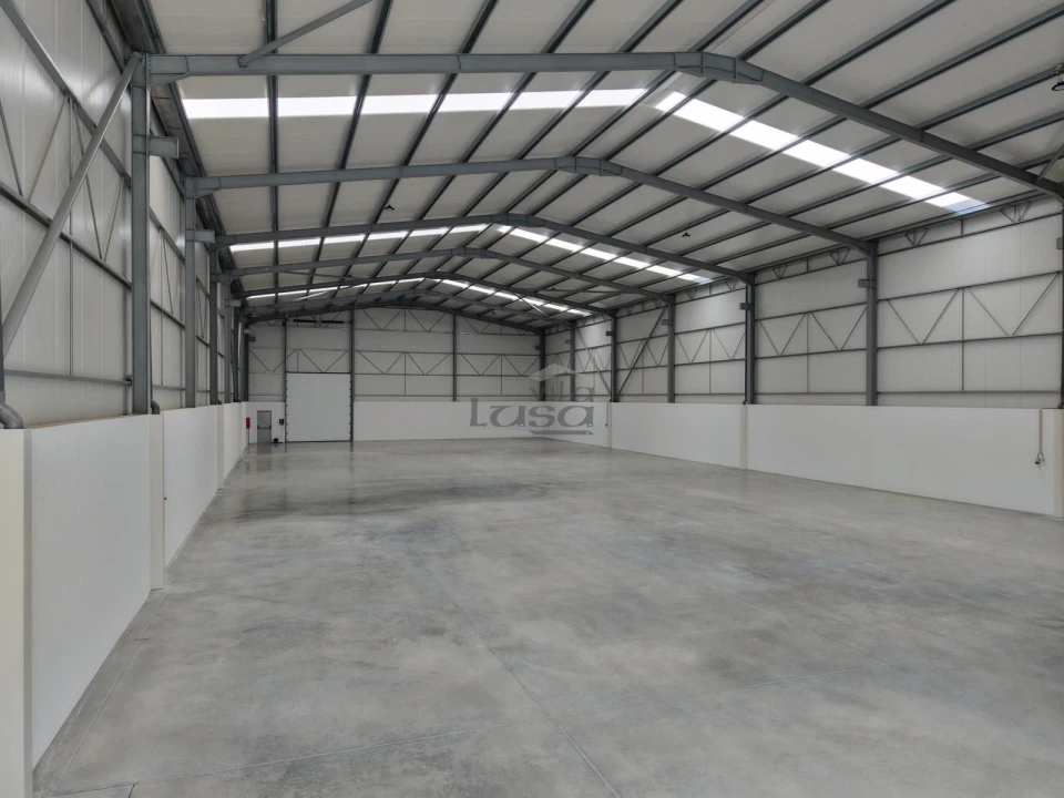 Armazém para Venda em Arrifana Foto 6