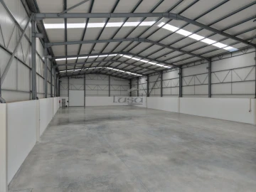 Armazém para Venda em Arrifana