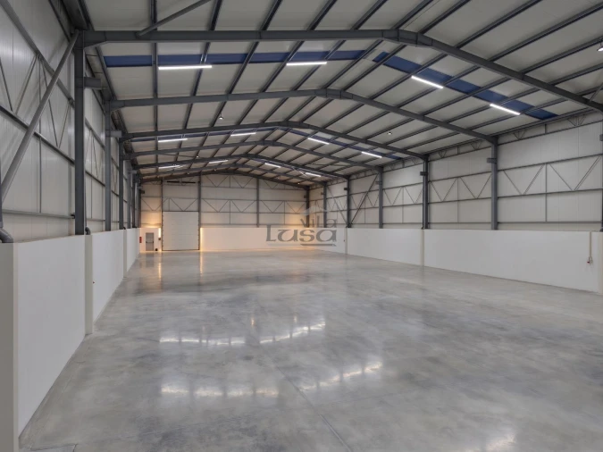 Armazém para Venda em Arrifana Foto 3