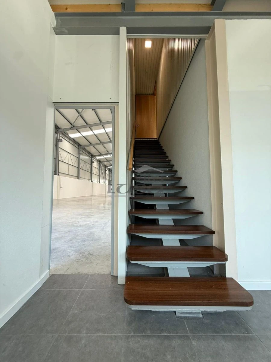 Armazém para Venda em Arrifana Foto 9