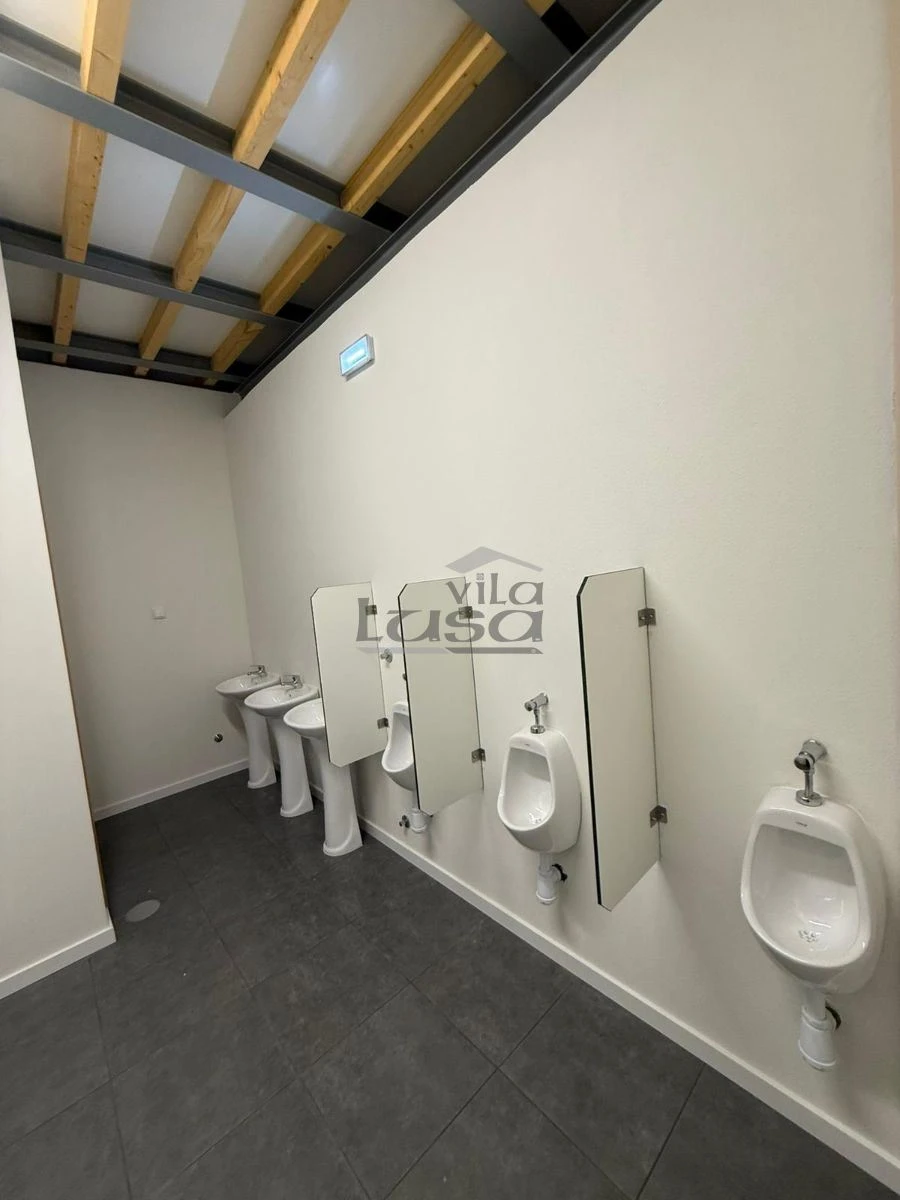 Armazém para Venda em Arrifana Foto 18