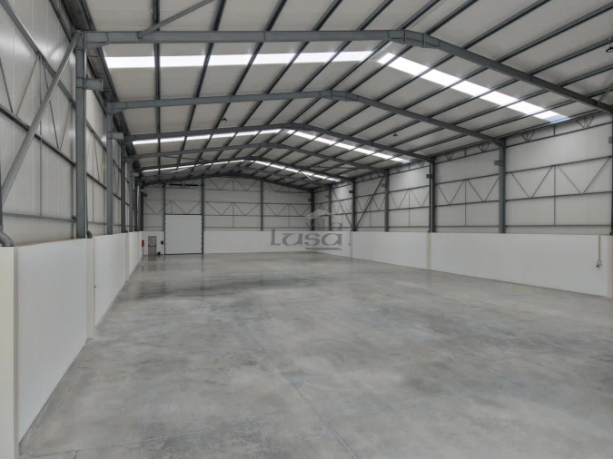 Armazém para Venda em Arrifana Foto 6