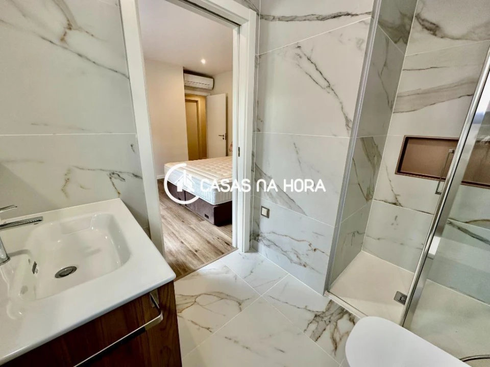 Apartamento T4 para Venda em Almada, Cova da Piedade, Pragal e Cacilhas Foto 15