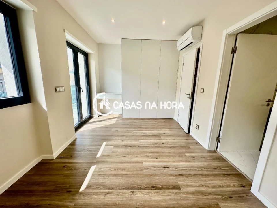 Apartamento T4 para Venda em Almada, Cova da Piedade, Pragal e Cacilhas Foto 19